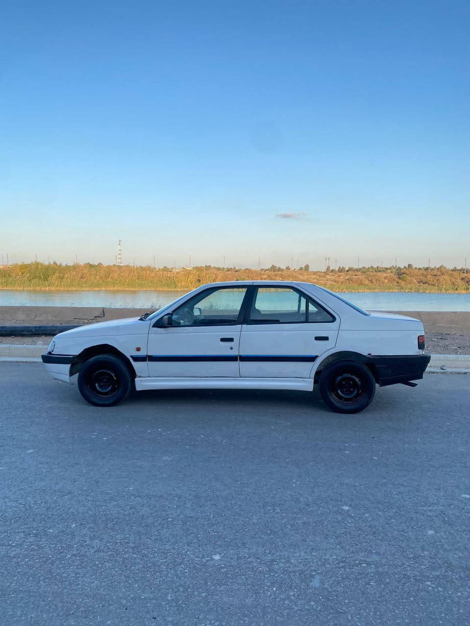 سلام عليكم بيجو.405موديل2010
سنويه ل28 السياره مكفوله من كلبه وضربه وتبديل تخم تاير مكينه وكير خير من الله وحداده وباتري جديد السياره كهربائيات ع وضع الشريكه سنتر لوك قفال كله شغال السياره جام ومسجل مضخم 4سماعت

مكان البصره  قضاء القرنه

السعر 23

***********
