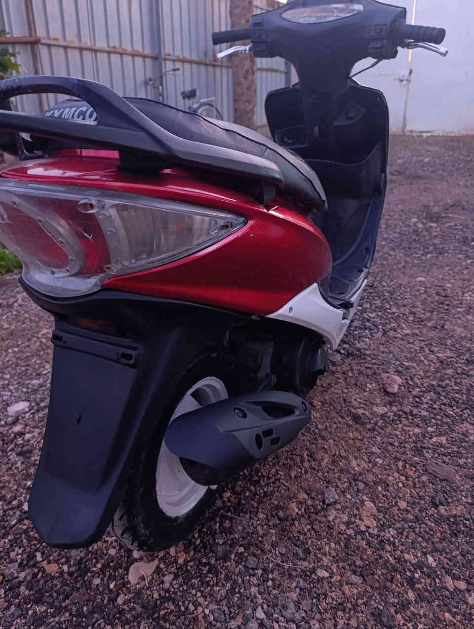 دراجه كامكو جي ٤للبيع السعر ٣٦٠ وبيه مجال ***********
