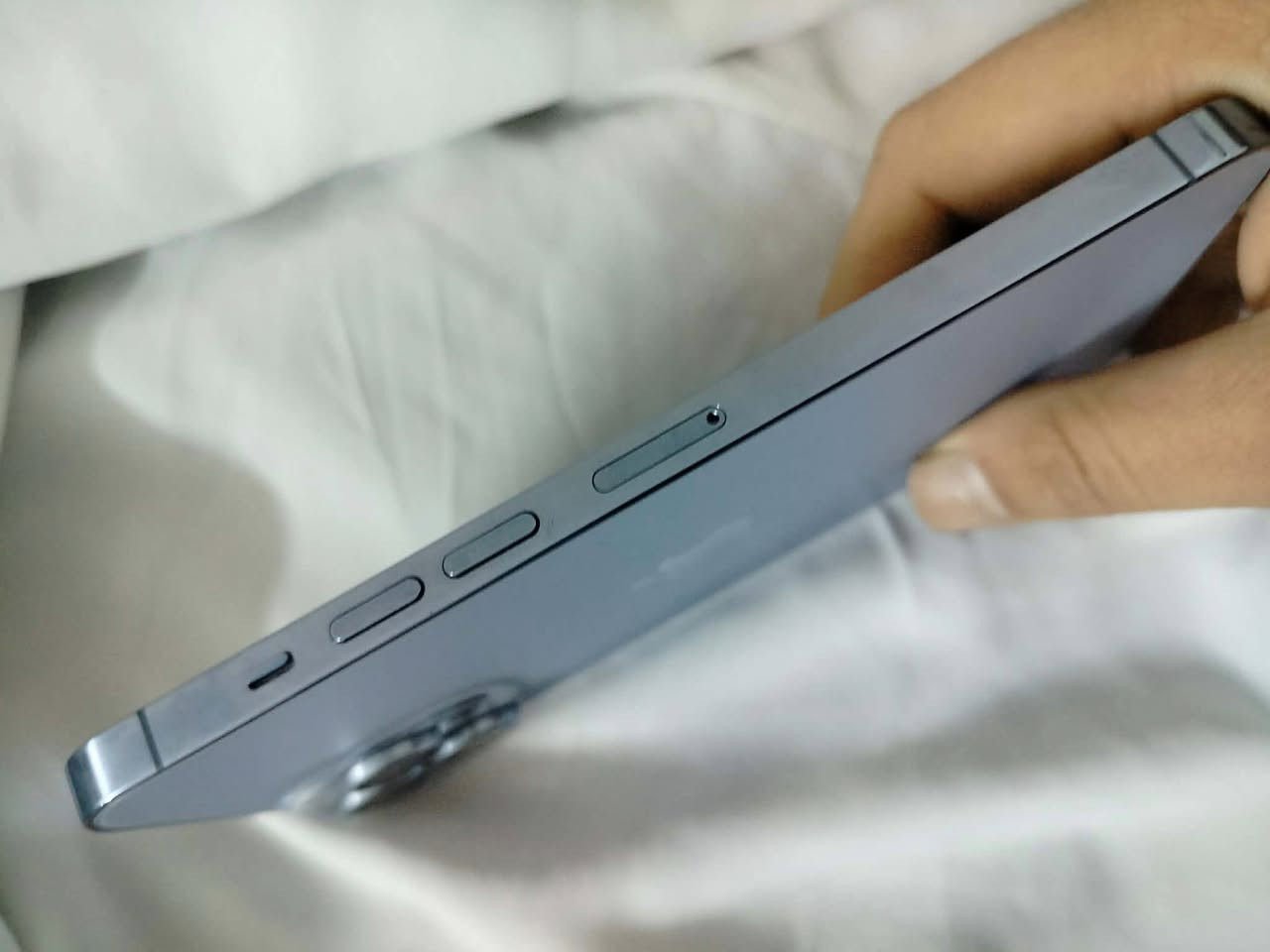 ايفون 13 برو ماكس اوربي 
نموذج ML
بطارية 80%
ذاكرة 256
تك سيم 
جهاز نظافة 100% 
بي خلل بلشاشة مثل مايبين مايأثر ع الاستخدام
مكاني موصل ايسر ادفع سعر.


**إذا كنت صاحب هذا الإعلان وتريد حذفه لأي سبب، رجاءا أرسل رسالة إلى الدعم الفني**