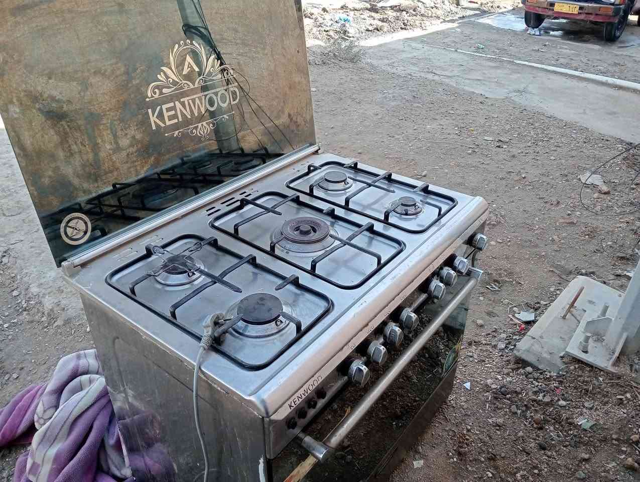 السلام عليكم طباخ للبيع
***********
