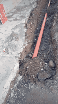 سلام عليكم اليوم شغلي ربط ثقيله وحمام على منهول رئيسي اي وحد عنده شي يخابر تفليش سقف وحمام وتوليت هم موجود *********** وتساب هم موجود
