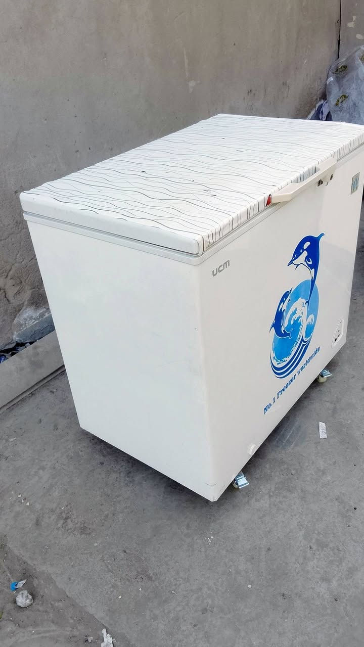 مجمده نظيفه جدا للبيع استخدام قليل مكانهه بغداد الجديده هاتف ***********يوجد واتساب بلاديه المجمده
