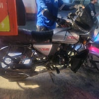 هاي بس  بكلايت مكسور امامي مثل ما مضح بل  صورء  سعرهة 1800 مرقم ديالئ ...