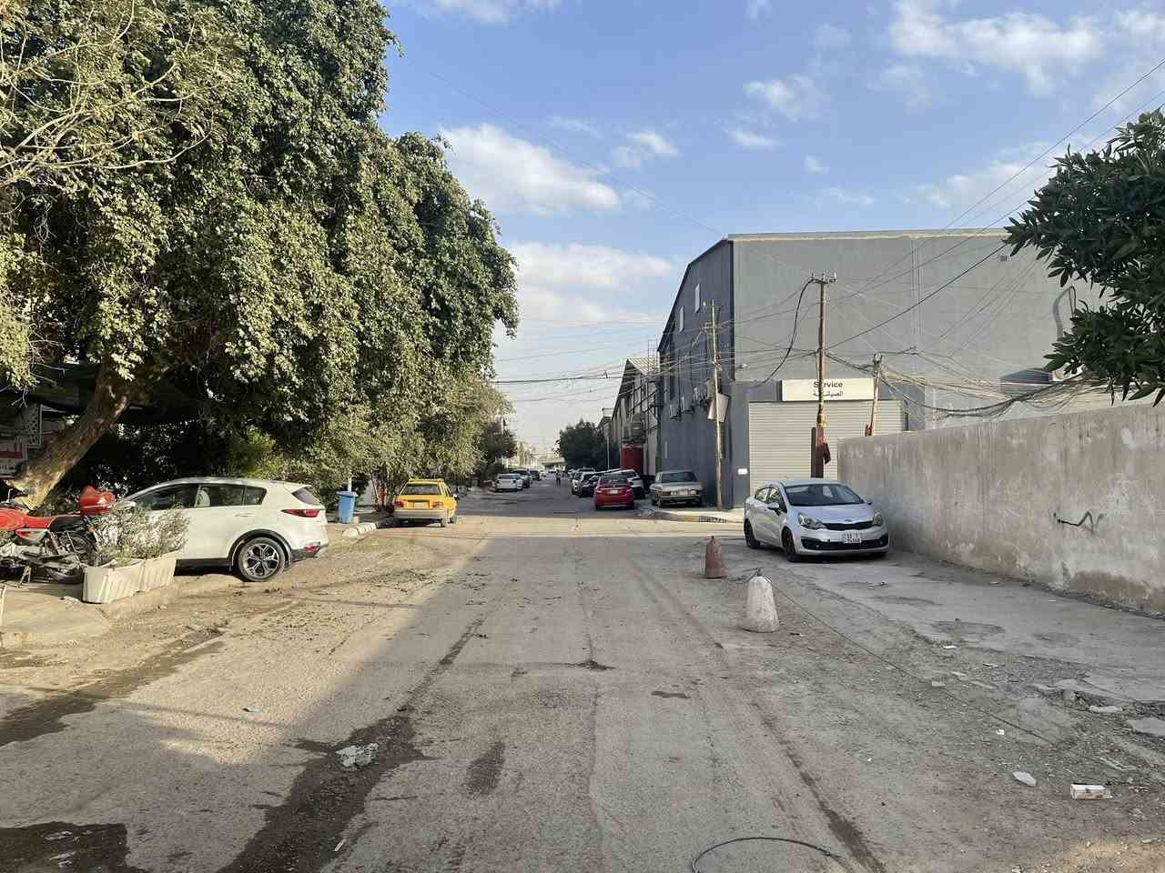 للبيع دار مسلح قديم مقابل سياج ابتدائية نبوخذ نصر مساحته ١٧٥ متر واجهه ٧ متر والنزال ٢٥ يحتوي على استقبال وهول وغرفتين نوم وخدمات ومطبخ والطابق الثاني غرفة وحده فقط الموقع الكيلاني خلف معارض النهضه قرب جامع طيبه الشارع المقابل الجمله العصبيه مقابل ابتدائية نبوخذ نصر 

للاتصال *********** او *********** شركة الخيمه للعقار السعر عالخاص راسلني لو تتصل
