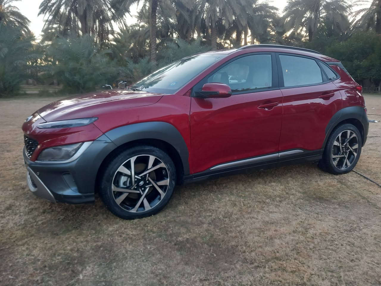 السلام عليكم للبيع كونا وارد امريكي فول 1/1
الموديل 2023 
الرقم بغداد دولي
ماشيه 55 ميل
حادث امريكا خلفي السونار مرفق مع الصور 
فتحة سقف 
رادرات 
اطفاء و تشغيل ذاتي 
سايد بريك كهرباء 
٣ وضعيات قياده والخ.... السياره فول مواصفات
السعر 155 وبيه مجال 
للاستفسار ***********
مكان السياره /بابل_المركز
