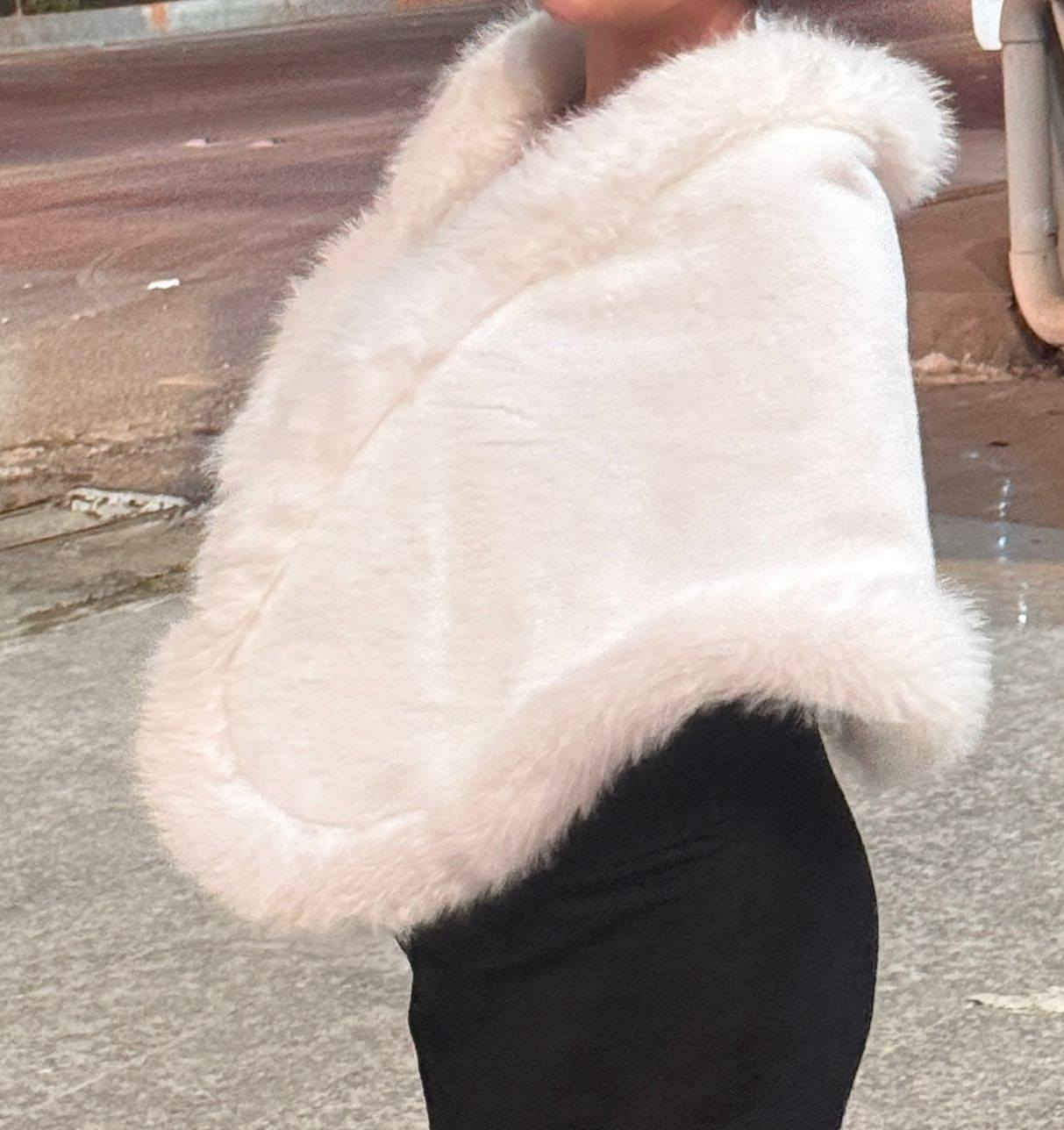 وينهن اليردن فساتين راقيه اسعار مناسبه وجدد ملبوسات ساعه فقط وبيهن بليبل السمائي قياس 42
والبيجي يلبس 46/48
والاسود قياس 40
والفستقي من 46الا50
متوفره عدي خدمه توصيل 
ملاحظه والفروه وحد مشتريها مووي فستان


**إذا كنت صاحب هذا الإعلان وتريد حذفه لأي سبب، رجاءا أرسل رسالة إلى الدعم الفني**