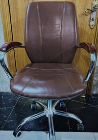 كرسي مكتبي • مستعمل • كربلاء