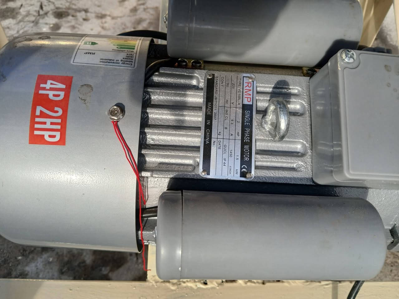 السلام عليكم للبيع شواية دجاج تركية ٥ شياش اخت الجديد السعر ٤٥٠ الف
ماكنة ثرم فلافل حجم 32 ماطور 2 حصان جديد مشتغل مرة وحدة السعر 300 الف وثنينهن بيهن مجال شوية . الدورة البوعيثة .***********
