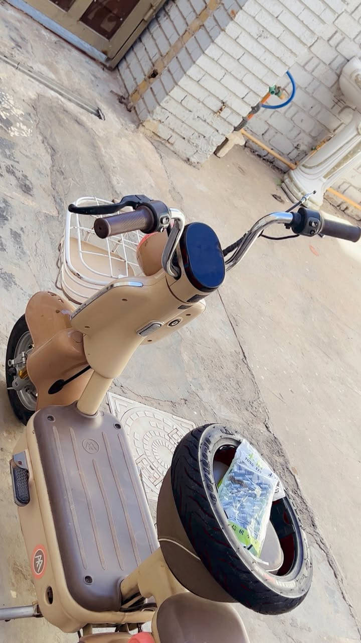 درجه شحن الماركه العالمية (Aima) درجه شحن للبيع أخت جديده ضضره بس تاير و بريكات واني اطيك وياه تاير صيني اصلي مال شكره ويجي وياه تاير. كصبه مالته وياه ثنين بريكات للتواصل :*********** سعره 250 وبيه مجال للطيبين وعنواني جميله شارع خيرالله .تحياتي لكم
