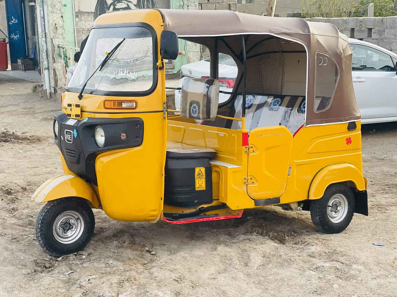 سلام عليكم شباب 
تكتك موديل 22 رقم رقم واسط سنويه ولوحات بيه 
بعده بلجيس حبي شوف عينك 
مكاني واسط مركز مدينه 
السعر 8 وبيه مجال 🌹 
***********
