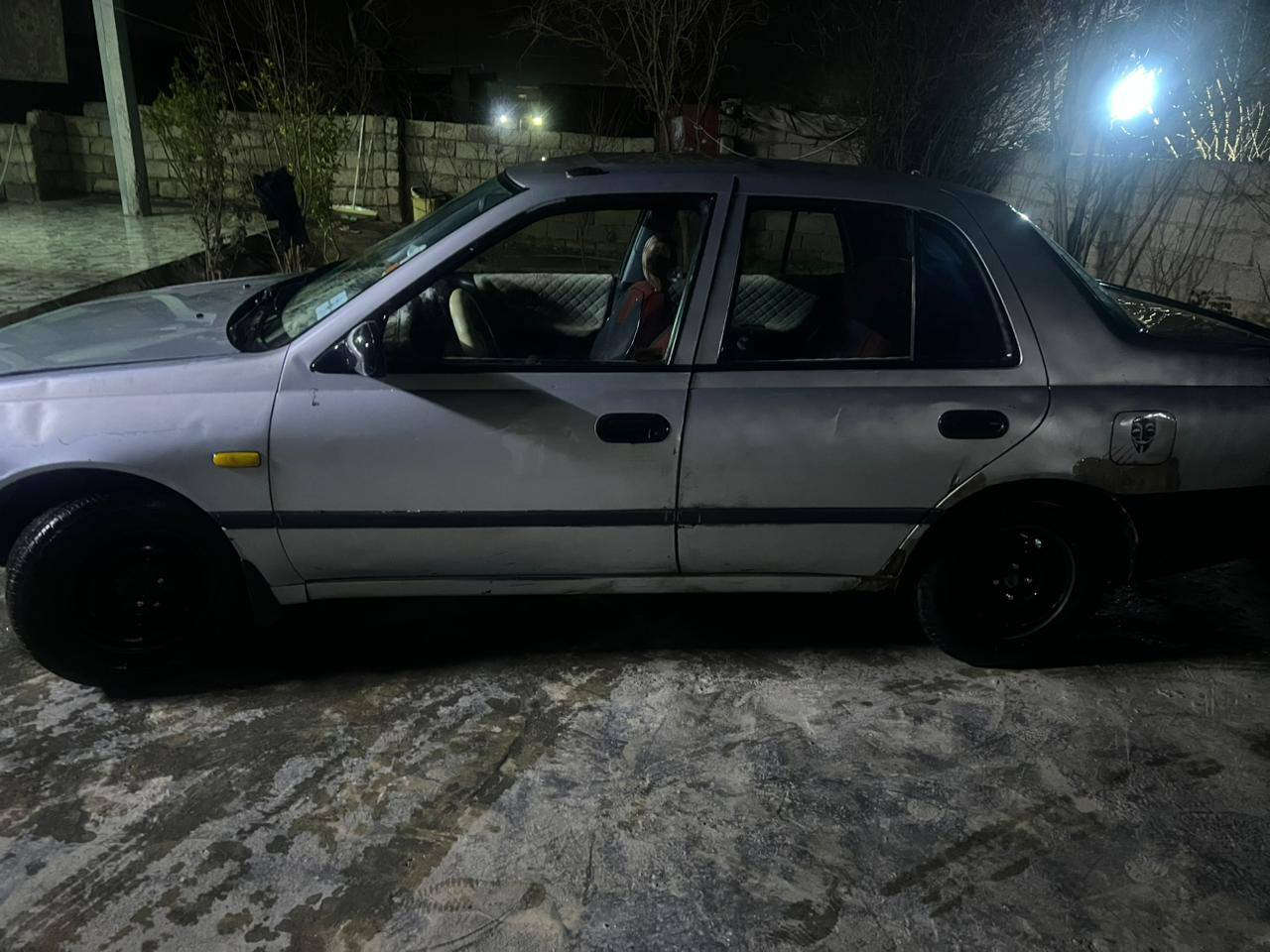 نيسان صني موديل 91 كاربون بانزين موجود سنوية لل 2030للبيع السعر اتصال وتدلل ***********
