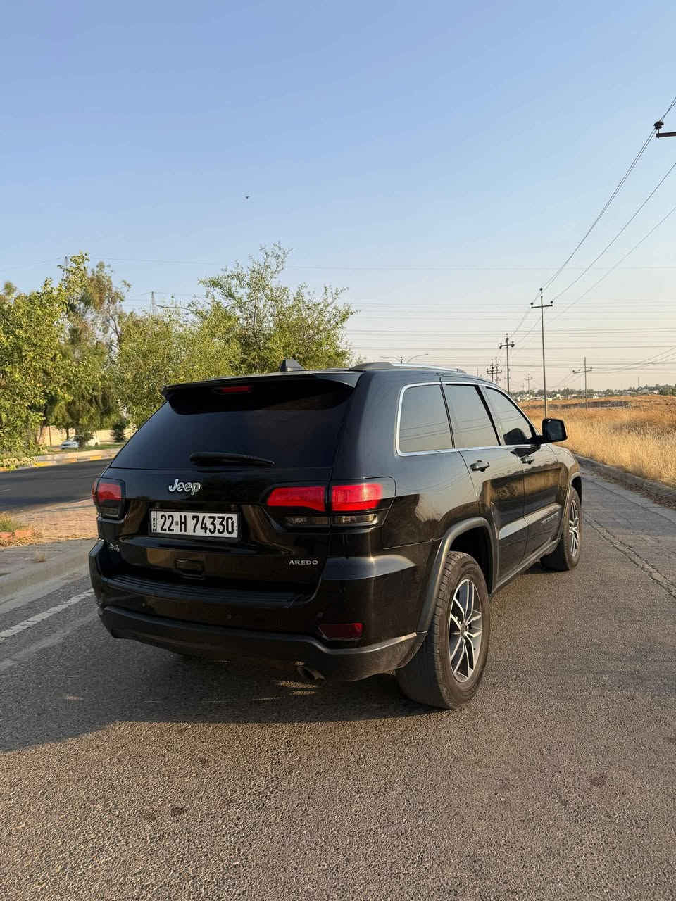 *جيب  (لاريدو)
*jeep Grand Cherokee*
*Laredoo limited*
*موديل 2021آخر إصدار.
*ماشي65الف 
*اكلين اكلين اي عيب مابيه
*ايرباك كله مرجع مال شركة.
*فئة المواصفات لمتد فقط بدون بانوراما و رادار امامي..
*ابواب بصمة.
*صندوق كهرباء.

*تحكمات كامل استيرن.
*استيرن هيتر.
*كشنات جلد و كهرباء وتدفئة.
*تبريد مركزي.
*لايتات LED و زنون.
.LED بك لايت *
*كاميرة خلفي.
* حساس خلفي.
*عليها وياله 20 انج تو سايز بلادي.
(السيارة رقم أربيل تحويل بشرط محرك كير شرط مامفتوح
كلشي بشرط صدر امامي خلفي اكسل كله عل بلادي ما وكربون بنزين بيه
ماملعوب بي ولا برغي)
*السعر السياره( ٢٥٨ )ورقة بها مجال بسيط.
*مكان السيارة كركوك.
*********** كركوك, العراق
