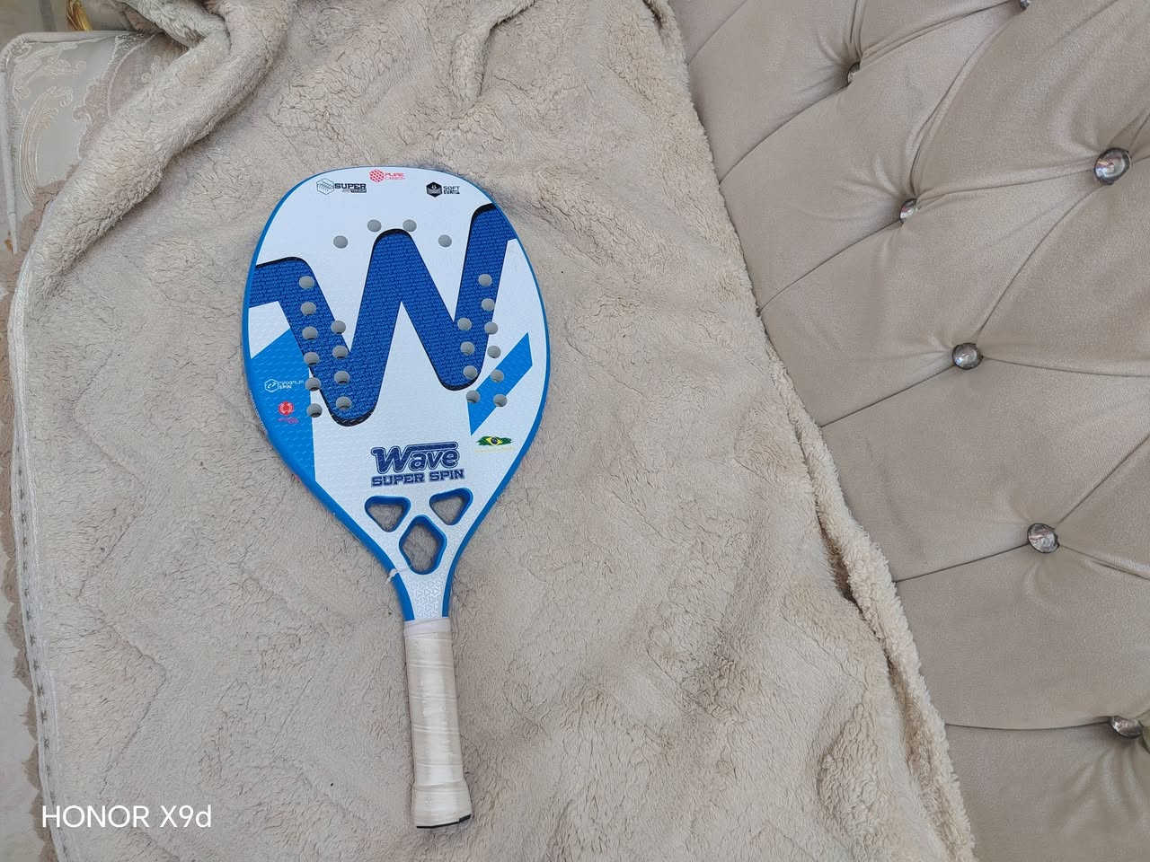 مضرب جديد ماركة wave برازيلي الصنع كاربون قياس 22 ملم  ب 50 سانتيم وزنة من 330 غرام إلى 350 غرام سعرة 50 ألف وبل موقع سعرة 65 ألف


**إذا كنت صاحب هذا الإعلان وتريد حذفه لأي سبب، رجاءا أرسل رسالة إلى الدعم الفني**