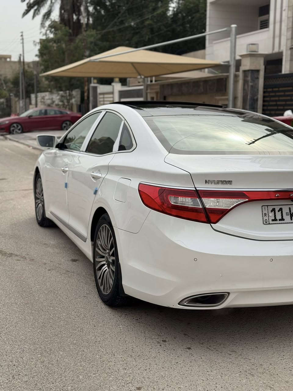 سلام عليكم اخوان ازيرا خليجي موديل 2014 VIBسيارة احلى من الصور موصفاتها معروفة ميحتاج احجيهامكفولة من الصبغ بيها اصبع بس كارت بيها بارد بس صبغ وفتح اي قطعة مكفولة ماشية تقريبا 180 كم صدر نظيف تخم تاير سيارة خير من الله مكاني بغداد العامرية او جسر الزيتون السعر 139 وبيها مجال بسيط رقمي ***********
