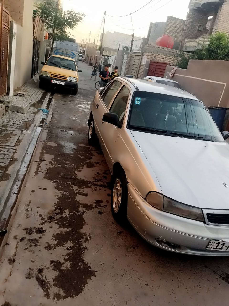 سلام عليكم سلو للبيع موديل 94سنويه لل29اوتماتيك السعر 23قفل من الاخير بغداد الكماليه ***********
