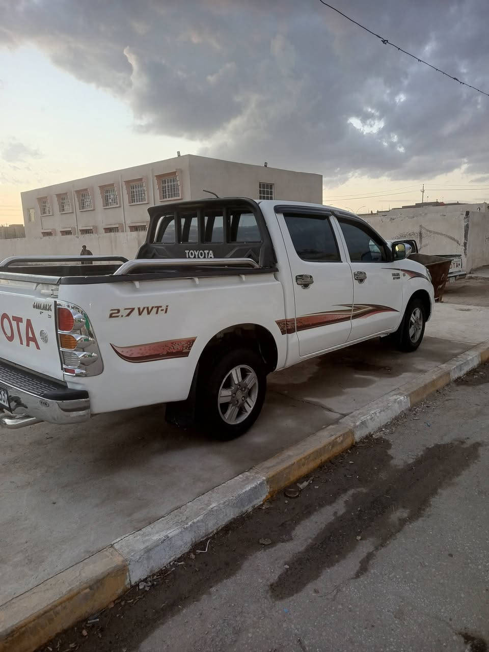 فلاونزه 2009 شاصي 19 مكفولة رقم واسط انكليزي لل30 محرك حداده وتايرات جدد كهربائيات عل وضع الشركه مامتعوبه الشراي يتصل ***********
