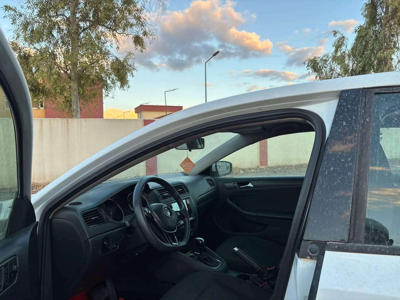 گیتا مۆدیل 2016پینج پارجەی سبوغە مەکینە14 تۆربۆ سەیارەکە زۆر خاوینە مەکینەی نەکراوەتەوە سعری 95 وەرەقەو مەجال  رەقەمو سەنەوی نوییە رەقەم تەلەفۆن 3119505 أربيل, العراق


**إذا كنت صاحب هذا الإعلان وتريد حذفه لأي سبب، رجاءا أرسل رسالة إلى الدعم الفني**