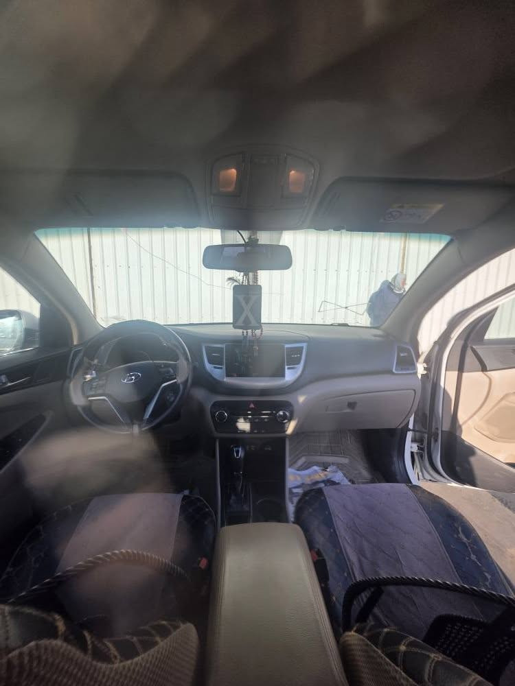 توسان ٢٠١٦ رقم بغداد بسمي سياره وارد خليجي بيها بس باب سايق مصبوغ ولباقي كفاله ولبنيد شويه طايره منه صبغ بسبب الغسل سياره ماشيه ٨٣ كيلو متره سعرها ١٧٥ وبيها مجال مكاني بغداد الزعفرانيه رقمي *********** متواجد واتساب بغداد, العراق
