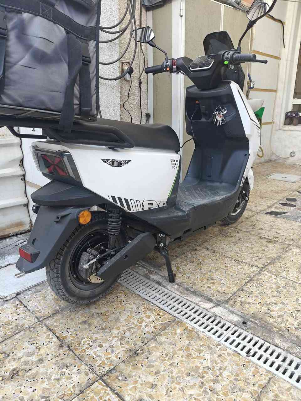 السلام عليكم
دراجه سكنس مديل2026 
بطاريا (( لليثيوم)) بالشحنه الواحده ((100 كيلو وتصوير من بغداد لكربلاء عندي))
المهم داخل ضمان لمده سنه (عقل+ بطاريا)
تفاصيل الدراجه .....

شاشه تاب  لكشف الاعطال
بريك امامي خلفي دسك
حساس بريك امامي خلفي
لايت عالي ناصي زنون
بك لايت خلفي لد
نظام بك الرجوع الى الخلف
نظام بارك 
مثبت سرعه
ملف الدراجه 1500
سرعتها الحقيقه مع وزني 110 هيه 65 سرعه
شاحنه تدعم الشحن السريع والأيقاف الذاتي عند امتلاء البطاريه

الشراي يتفضل خاص او التصال عله الرقم***********
مكان الدراجه بغداد حي اور سعر الدراجه شركة حاليا 1.450 السعر الحالي1.350
