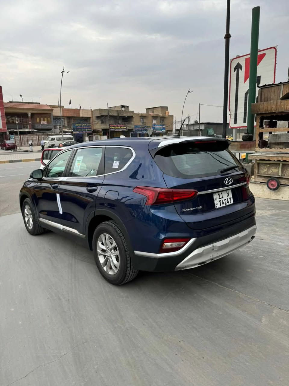 السلام عليكم
سنتافيه موديل 19 بغداد نكليزي تحويل شرط 
 
حادثها جاملغ وبنيد بدون دواخل  فقط
مكينه وكير وتبريد وحداديه لوك.   

مواصفات 
شاشه كامره
تحكم ستيرن جيهتين
مانع نزلاغ 
ثلاث انضمه قياده 
نضمام ايكو 
ويل كب كروم 
اربعه سلندر. 5راكب.  

مراوس يرهم.  مكاني بغداد. 

السعر انتصال وتدلل

***********
