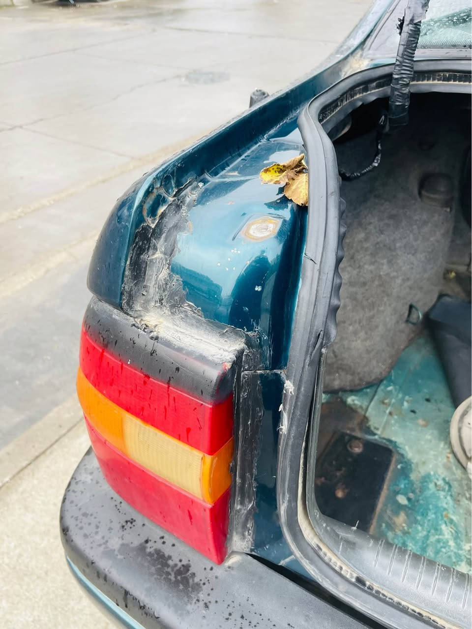 ئۆپڵ فیکترا مۆدێل 1994 مەکینە 18 گێڕ عادی سەنەوی هەتا2028تازەیە هەزەی هەتا2026تازەیە سەیارەکە ماڵی دۆستە کارەبای کامل بەشەرت  بەرز و نزمی لایتەکان ئیش دەکات  سڵایت دەبڵ ئەرباگ 4تایە و ویلی تازەی لەژێردایە دەعموو لێدراوی نییە سەیارەکە ماڵی دۆستە لەدەعامی دواوە بۆ دەعامی پێشەوە بەشەرتی 100فیتەر
ئاسیا/***********
کۆرەک/***********
سعر/48گەڵاومعامەلە السليمانية, العراق
