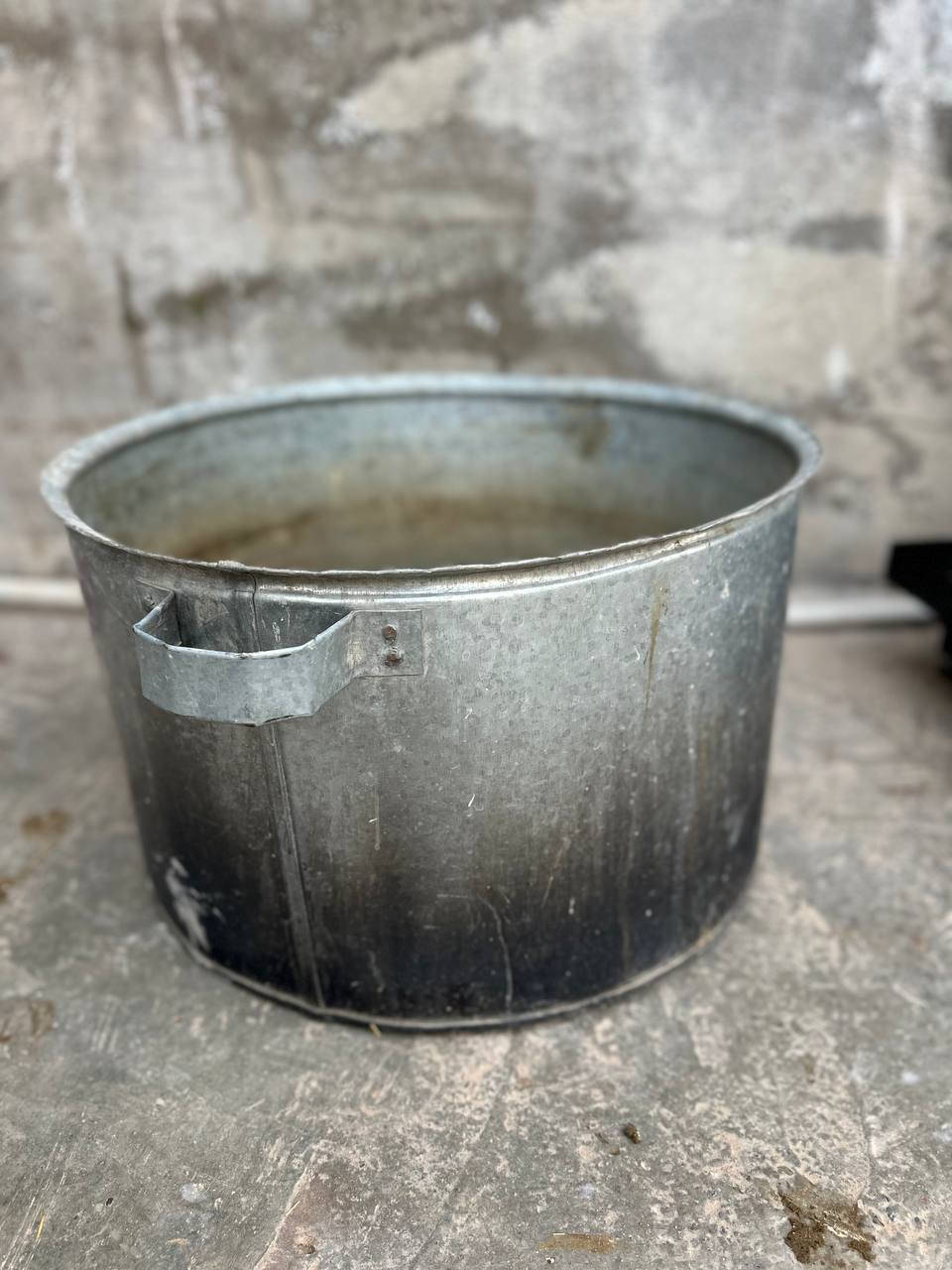 السلام عليكم 
محل دجاج حي كامل 🔥

1:هلاسه حجم كبير
2:گيزر+ واير10امتار+جوزه +بواري كامله
3:ميزان شرط جديد 
4:ذباحات حجم3
5:براد مي  (بارد+حار) 
6:مبرده  شغاله فول
7:سيار كهربائي
8:ميز تقطيع 
9:سنگ+تأسيسات بواري كامله+خلاطات مي 2
10:تانكيات مي حجم صغير 2+حجم كبير 2
11:شعله وياها صونده ومنضم كامل +جدر مي 
12:صناديك دجاج 2
13:معلف اكل +مي
14:قفص عرض طول مترين بمتر

***********
