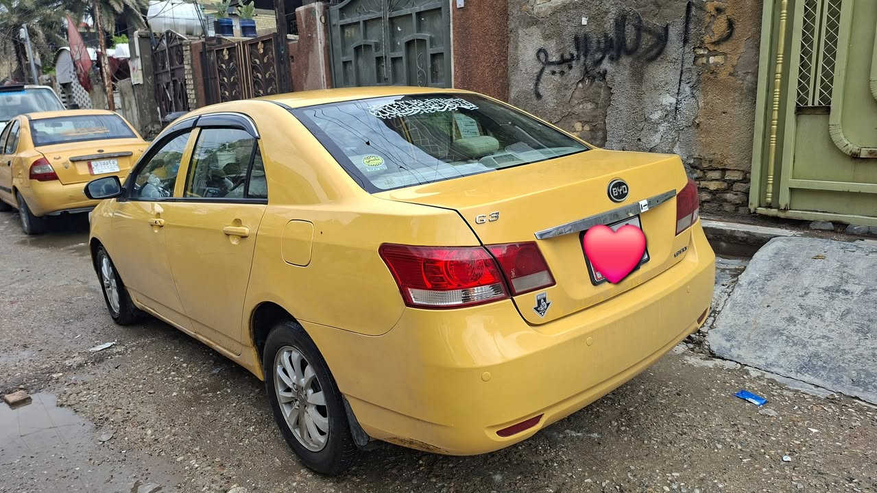 السلام عليكم 
byd G3 موديل 2016
فول مواصفات فتحة 
.. بصمة تشغيل 
.. بصمة ابواب 
سيارة نظيفة بمعنى الكلمة وبعد احلة من الصور لان مصورة بالمطر وحته ما غاسلهة بيهة مكانات رش اثر جراد بدون معجون يعني بدون ضرر والرش مكانات مو قطع كاملة 
رقم بغداد باسمي هزة جديدة ارقام جدد مصفرة هيئة وغرامات يعني بس تحويل والتحويل ثاني يوم احولك 

... مكينة بيهة خربطة وتنقيص دهن اني اعرض كايمة لان متسوة هية مكينتهة رخيصة

شباب رايد مراوس بوحدة محورة كير ومحرك كورلا بس كون فول نظافة 

***********
