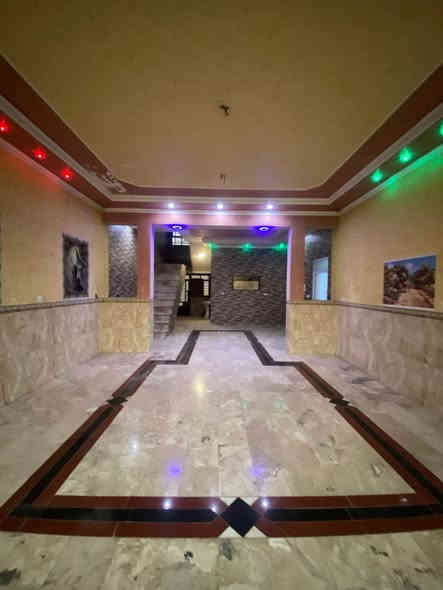 السلام عليكم  
دار للبيع مساحه 340 متر 
استقبال كبير  + حولي + ٤ غرف غرفة جوه و ثلاث غرف فوگ + كراج وحديقه 
العنوان: الشعلة شارع الغربي قرب حسينية جليل الدراجي 

للاستفسار الاتصال على
‭***********
***********
