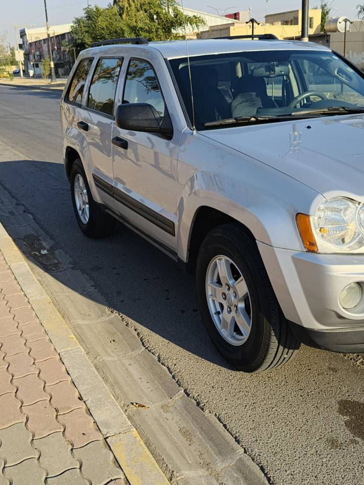 مودیل 2006سەنەوی تازیە تا 2028سنویە بە ناوخۆم نێوچاملخ بێشوە بۆیاخە بێ ناوە گرتن چوارپە ڵە کارتێ هیە تبرید دبڵ اکسڵ چوارتایە تازەی لەژێرە پێشوپشتی تازە توند کراوە تەوە سیارە کە بێ مەسروفە سیارە کە کۆبۆنی بەنزینی هەیە سەعری 101وەرەقە   شوێن کەرکوک فەیلەق ڕە قەم مۆبایل ***********    *********** كويسينجاك, أربيل
