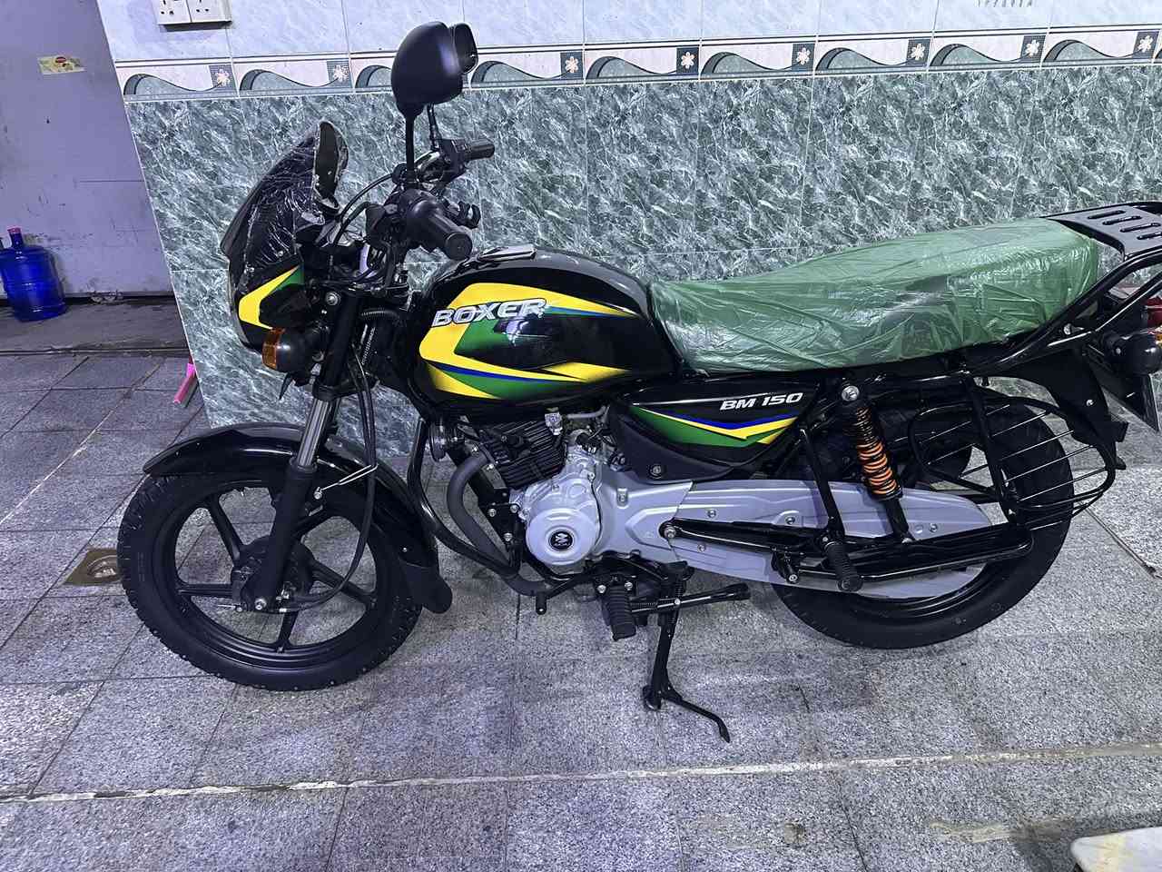 بوكسر ٢٠٢٣ مرقمه بغداد انكليزي نازله ٢٠٢٥ جديده الدراجه اخت زيرو ماشيه ١٣ الف حقيقي جيب اي فيتر يعجبك برغي ممفتوح جديده عله وضع الشركه السعر ٢٥٠٠ مليونين وخمسميه مكاني البلديات رقمي ***********
