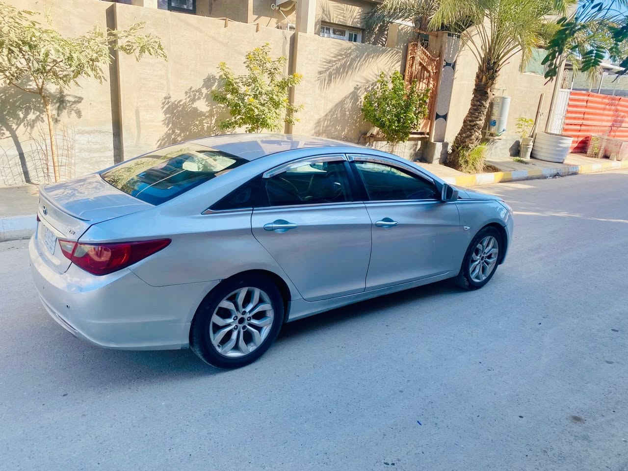 سو ناتا  موديل  2013  مكينه و كير وحداديه و تبريد كفاله وارد خليجي  بيه مكانت صبغ  رقم بغداد تحويل  جديد السعر 87  وبيه مجال بصيط
حجم المحرك 2400  دوش

‭0776 463 8092‬
