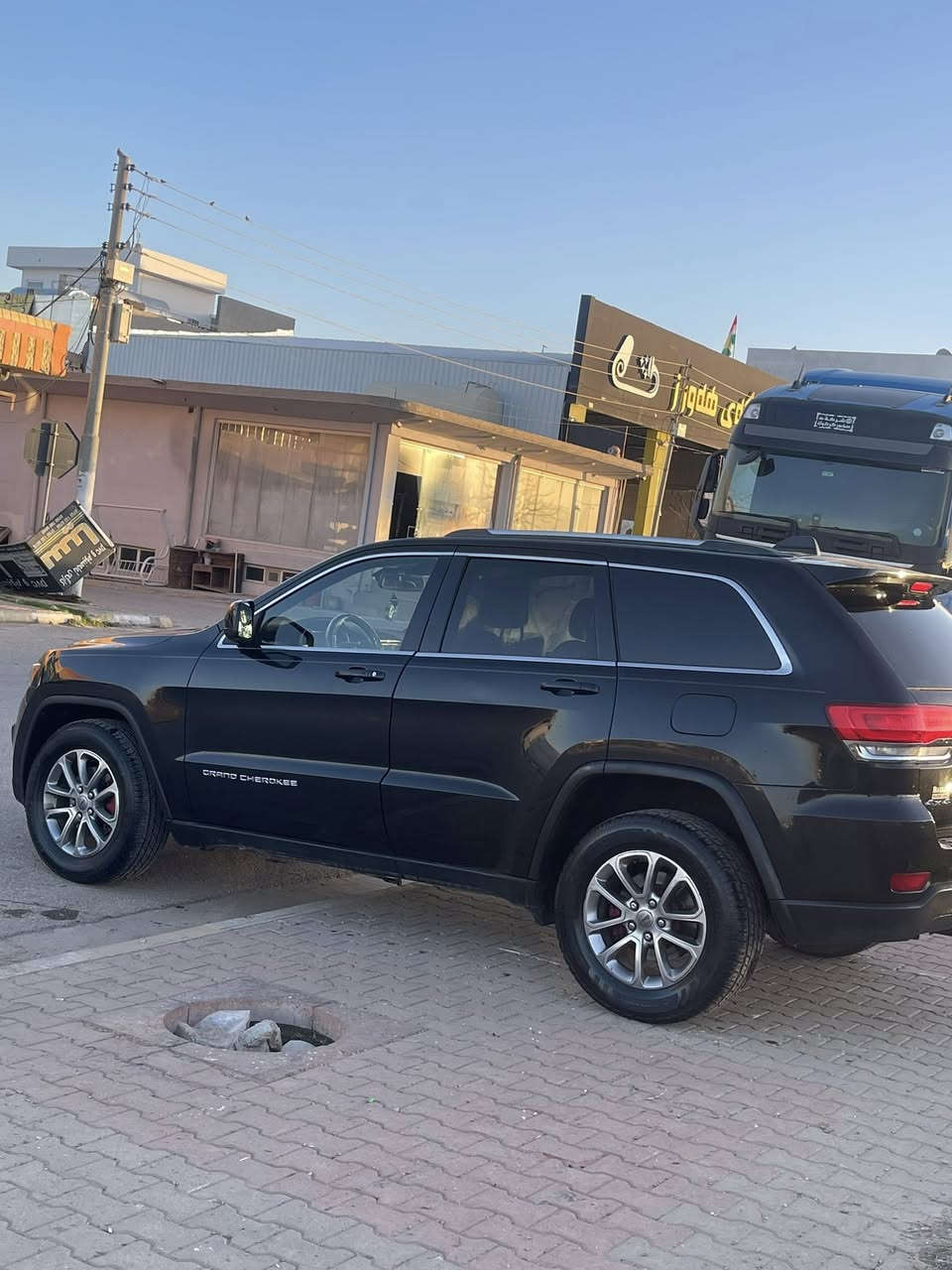 ئه دميني دل💚
جيب لاريدؤ مؤديل 2015
براوه براوه 
گيرو مه كينه به شه رت 
ته قه و ره قه ي نييه 
كاره بايي مه ز بوت ده عامو ليدراوي نييه 
كوشن هيته ر سووكان هيته ر به ش شوين براوه كاني بؤياخه تازه داخل 
4تايه و ويلي لؤكي له ژيره 
مشته ريت ته له فؤن بكه 
ئالووگؤر ناكه م ته نها فرؤشتن
شوين'چمچه مال
ژم'***********
***********
نرخ '85مه جال
