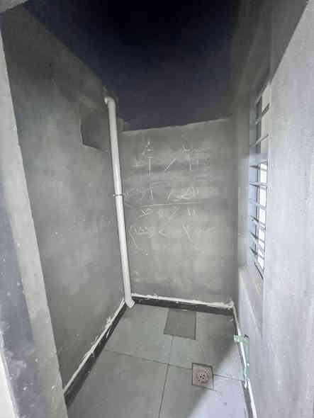 اعلان
‏بيع مستعجل 
بيت بحي اعلام
مساحه 110متر
بلوك وعكاده بناء جديد 
اقرار محكمه
يتكون غرفتين وصاله مطبخ وبراني وصحيات 
نهايه حي الاعلام 

***********
