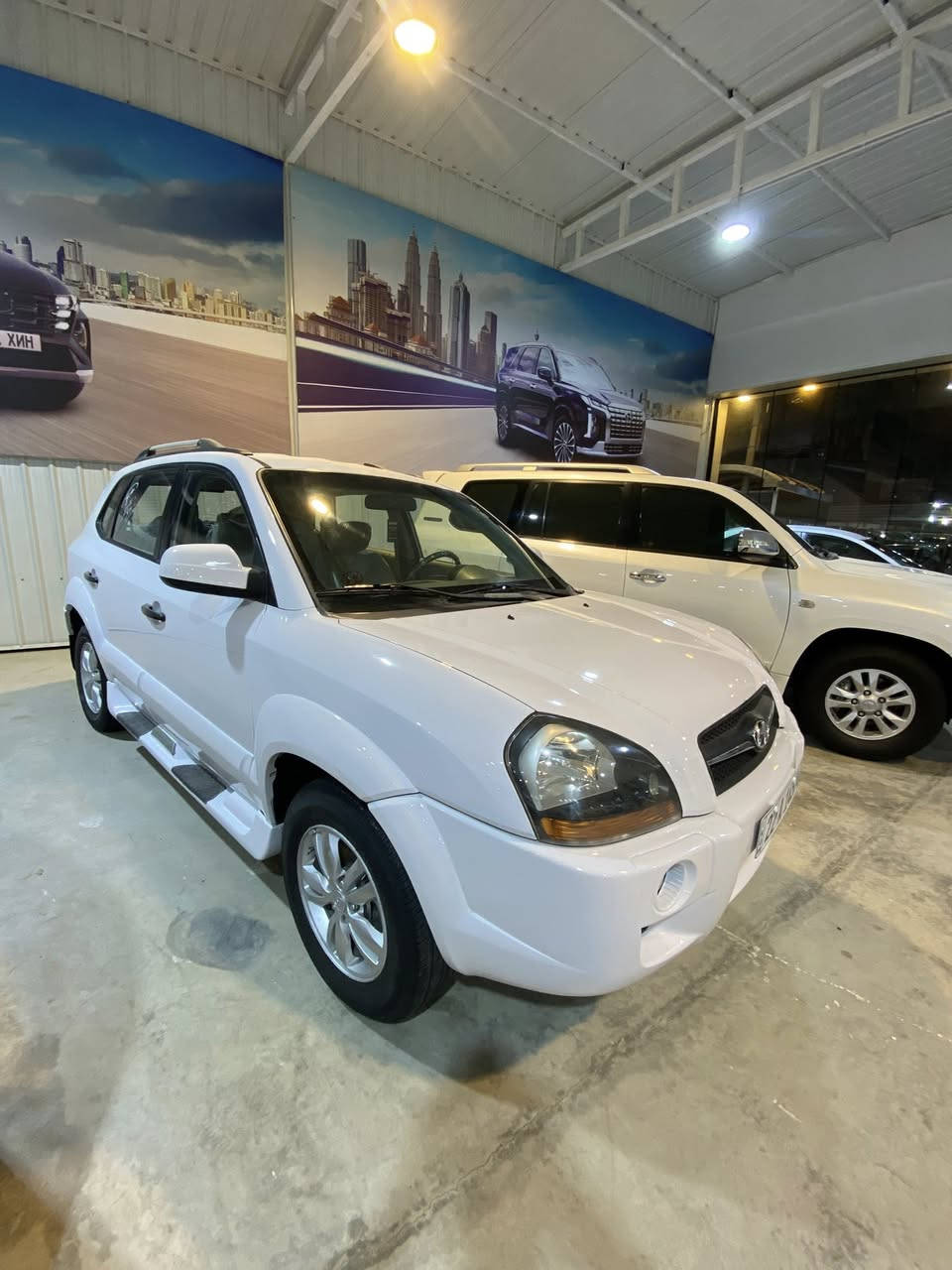 يالله
توسان 2010 خليجي رقم اربيل الدولي الجديد الانكليزي هزة وسنويه مجدد لل 2031 
تحويل ووكاله مباشر 
فول للاخير عدى الفتحه 
محرك 2000دوش 
ويل كب كروم 
اربع دسك 
داخل بيجي 
شاشه 
تبريد ثلج 🧊 

السيارة مكينه وكير وحداديه وتخم تاير وتبريد كلها جديد وجاهزة دينار ماتصرف عليها شرط 

السيارة مكفوله كفاله عامه من ضربه وصبغ وتبديل وبارد وحالوب وفتح من كلشي مكفوله ✅

السعر ((128)) وبيها مجال 

مكاني النجف // للاتصال // ‭٠٧٨٠ ٦٥٧ ٨٩٠٤‬
