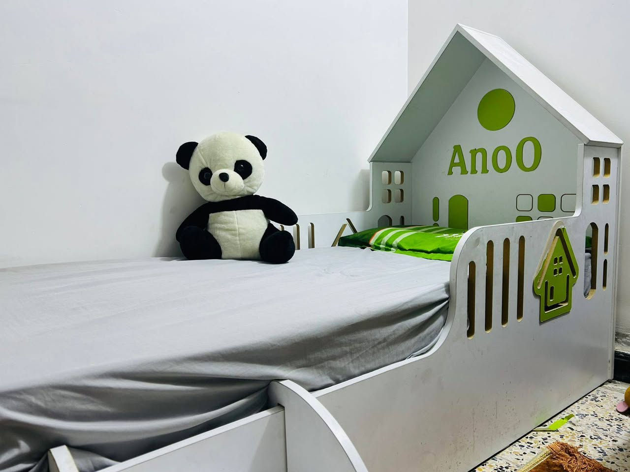 السلام عليكم
سرير طفل (طول 170 وعرض 80) نظيف جدا بدون ضرر مع الدوشك
السعر 90 الف
المكان بغداد - الري


**إذا كنت صاحب هذا الإعلان وتريد حذفه لأي سبب، رجاءا أرسل رسالة إلى الدعم الفني**