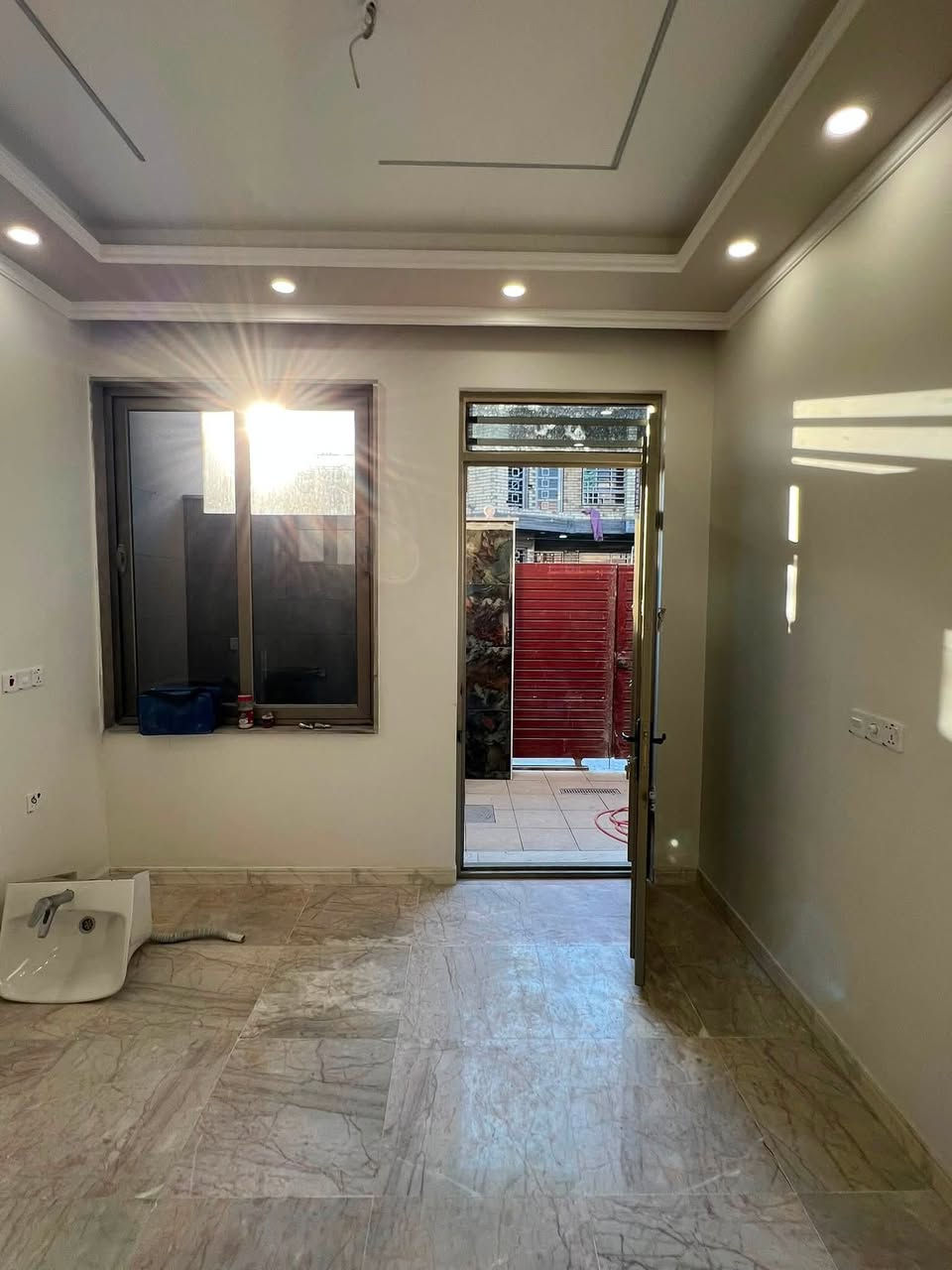 السلام عليكم بيت للبيع المساحه١٢٠ متر فول بناء ٢٠٢٥ العنوان الشعله شاره ٦٠ شارع ابو طياره يحتوي ٤ نوم حمام ٤ استقبال حولي مطبخ ***********
