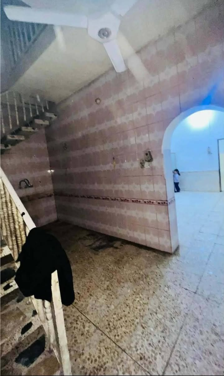 دار للايجار 100 متر في النجف حي السلام شارع المطبات قرب المدارس صبغ جديد جاهز  ايجاره 375 قفل 

رقمي  
***********
