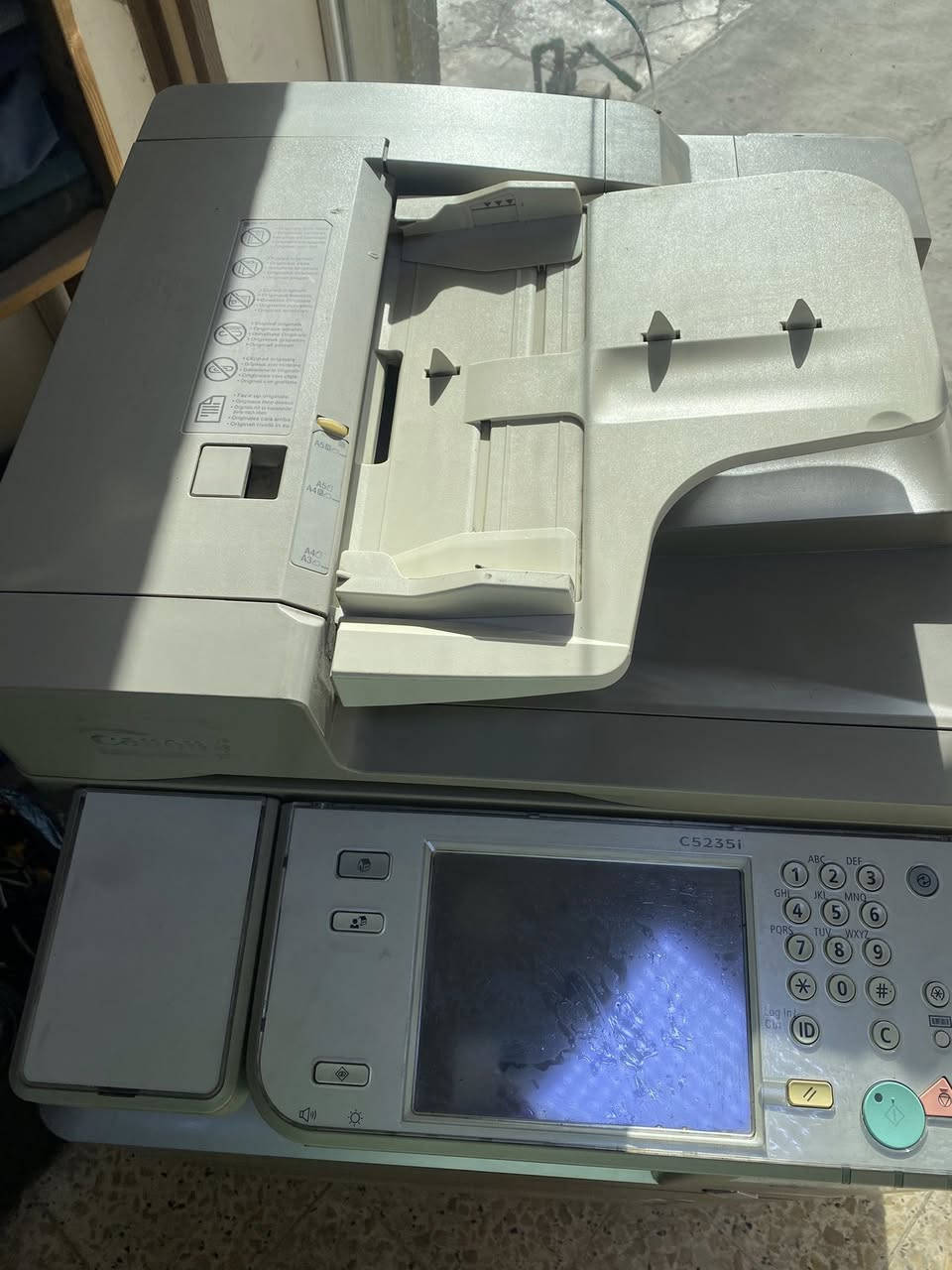 🖨 Canon imageRUNNER ADVANCE C5235i

طابعة مكتبية/مؤسساتية قوية، مناسبة للمكاتب، المعامل، المراكز الطباعية، وشغل التصاميم.

🔹 السرعة: 35 صفحة بالدقيقة (ألوان وأسود)
🔹 قياس الطباعة: لحد A3
🔹 دقة عالية 1200×1200 dpi
🔹 طباعة وجهين أوتوماتيك (Duplex)
🔹 سكانر + ناسخة + طباعة شبكة
🔹 شاشة لمس ملونة 8.4 إنج
🔹 هارد داخلي 320GB
🔹 اتصال شبكة + USB
🔹 تتحمل ضغط شغل عالي جدًا

📦 حالة الطابعة: (نظيفة جداً )
📍 الموقع: البياع 
💰 السعر: 500

للتواصل خاص أو واتساب: (***********)
