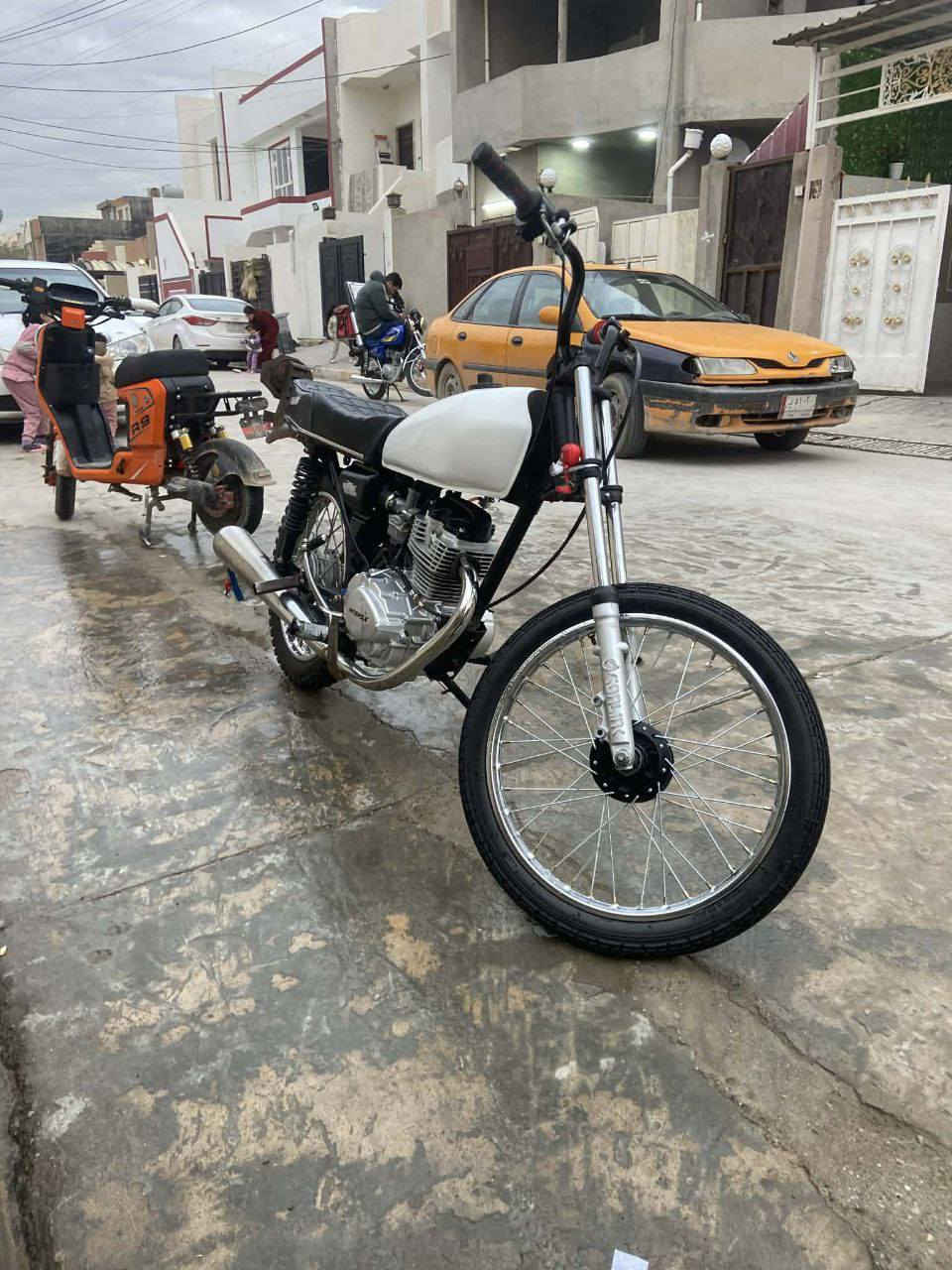 سلام عليكم دراجة انتنس تعميره موديل 2025 جديده والشاصي لا بي لحيم ولا عواج ومابيها اي عيب الله شاهد عليه تاخذها وبالك مرتاح وسعرها 550 وبيها مجال للطيبين وهذا رقمي ***********
