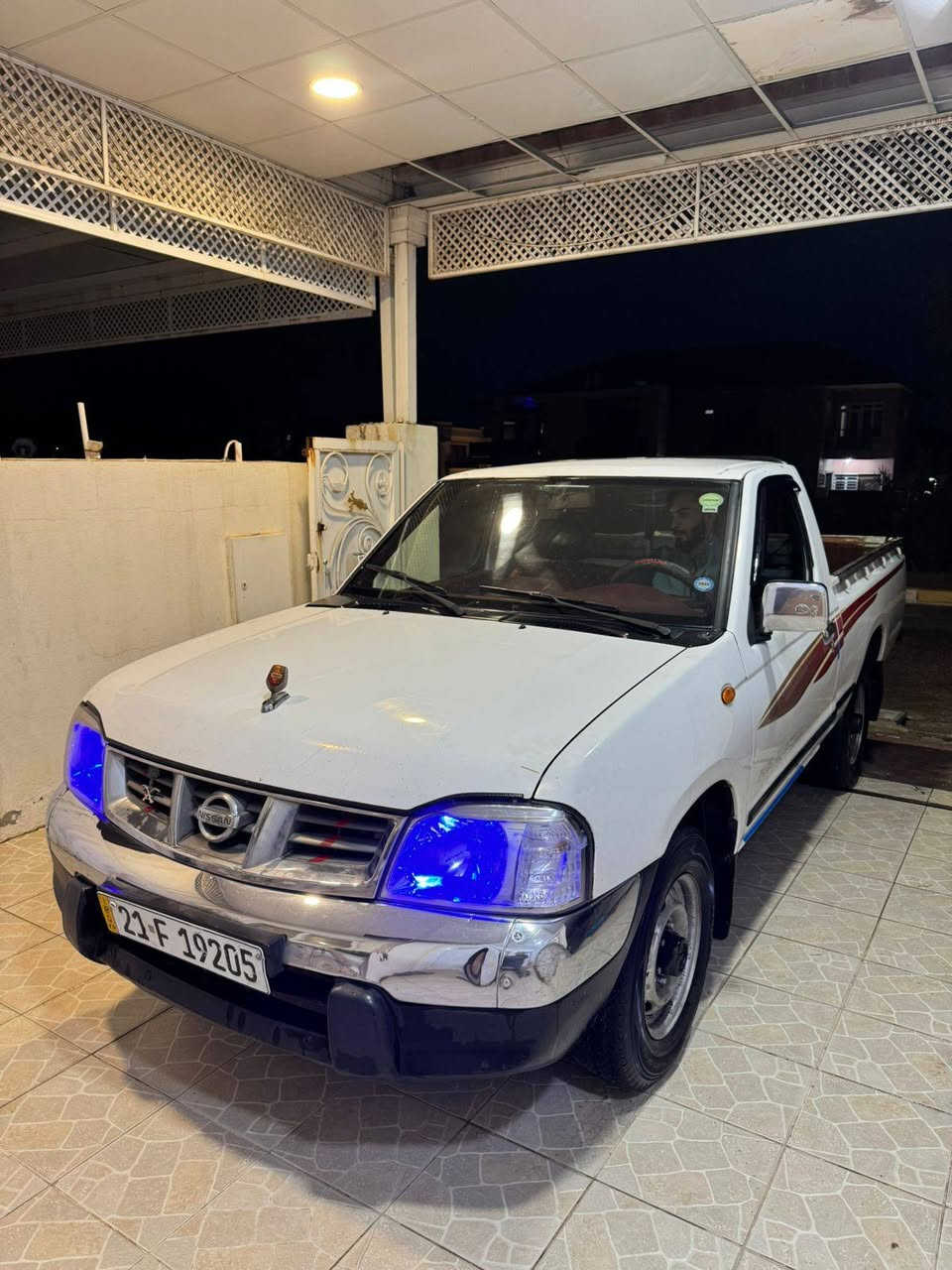 السلام عليكم ورحمة الله وبركاته للبيع نيسان شبوط تك قماره 4 جنكال رقم سليمانيه مكان سياره   كركوك اي استفسار اتصال برقم ***********
