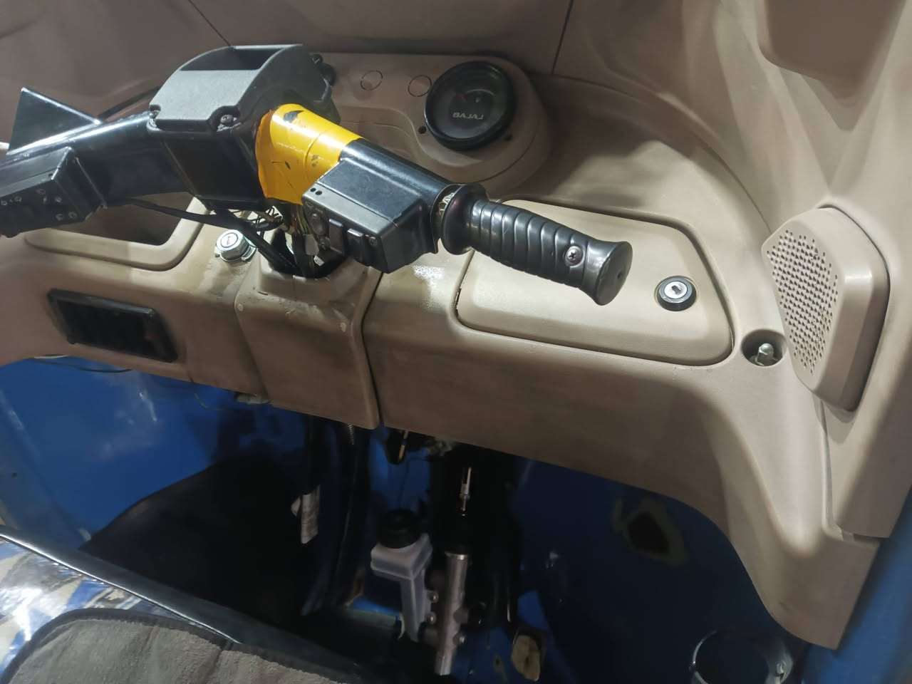 سلام عليكم تكتك 21 شهر 11 تكتك نضيفه مكينه نضيفه رقم نكليزي بسمي  مكانه شعب حي  بيه ضربه جوه بكلايت سعر 8 وبيه مجال ‏‪***********‬‏
