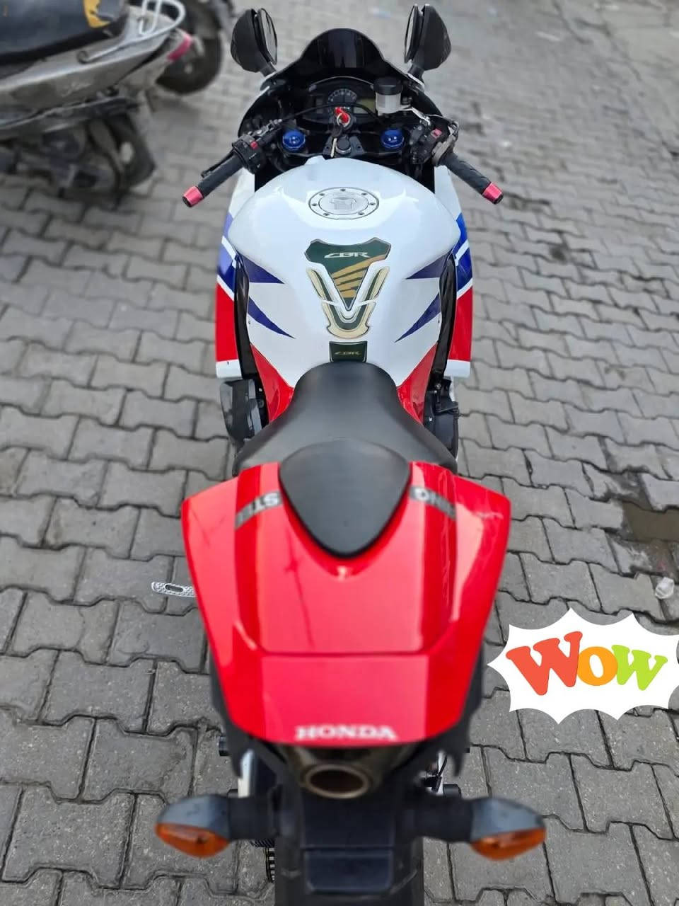 سلام عليكم
خير الكلام ما قلَ ودل 
هوندا rr600 2015 كفاله عامه 
ماشيه سبعتالاف حقيقي دراجه جديده بلجيس انظف ارار بلعراق بموديلها 💪✈️ وارد ياباني 

السعر خاص والشراي يخابر *********** 
مكاني كربلاء
