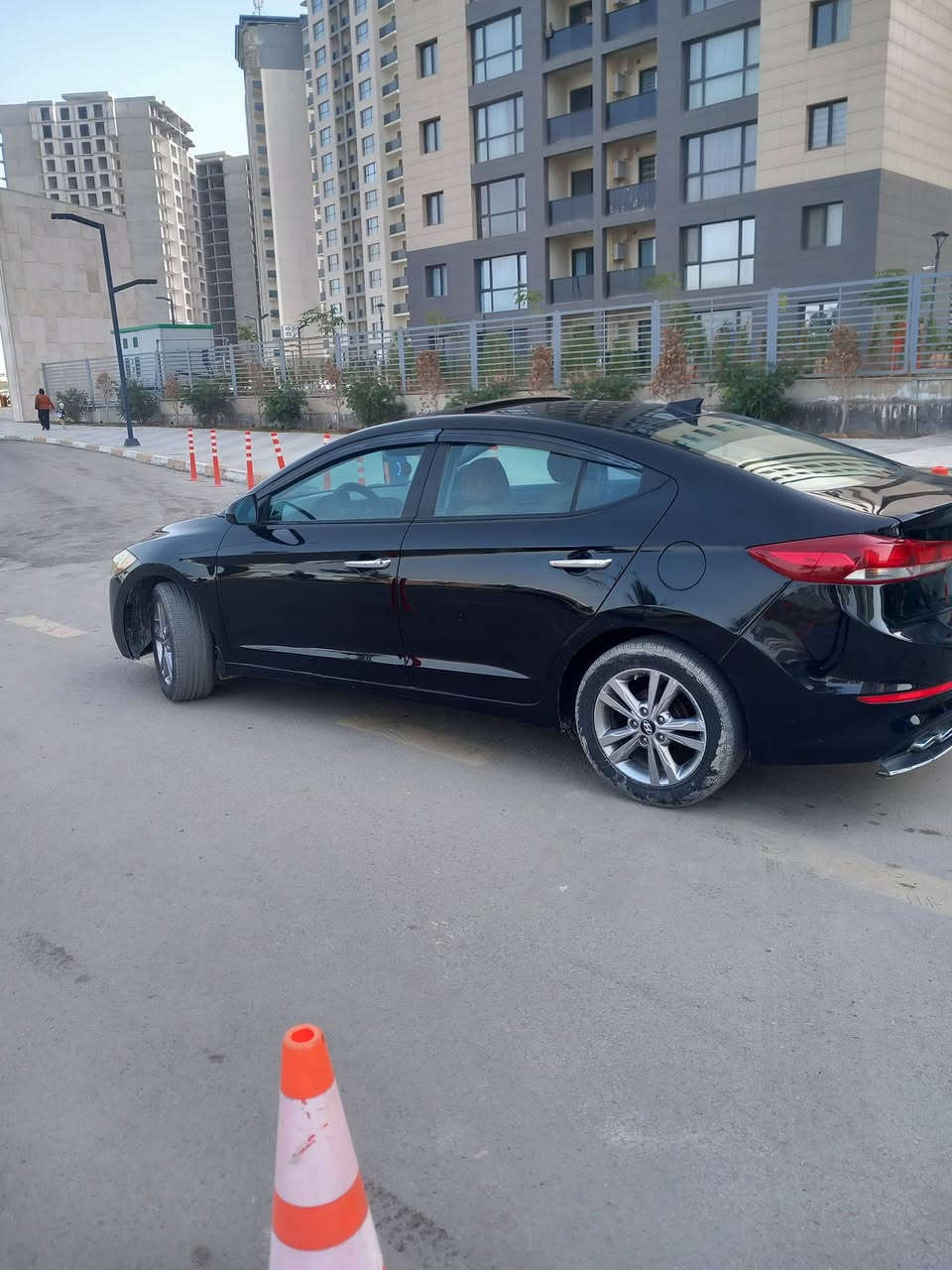 سلام عليكم النترا مديل 2017 السيارة فول لمتد 3 انضمه قيادة رادرات كشنات تدفئه تبريد السيارة فول ميحتاج اذكر مواصفات حادثهة خلفي السيارة ليبل واحد مبدل فقط حوض السبير مثل مموضح بصورة بدون ايرباك ماشيه 90 مكان السيارة حي الجهاد قرب مجمع السلام السعر 118 وبيهة مجال صور الحادث مرفقه *********** متوفر واتس خاص ما اجاوب
