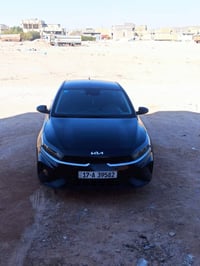 كيا فورتي  2023 السياره زيرو ماشيه 36  حادث چاملق بارد وبنيد صبغ فقط م...