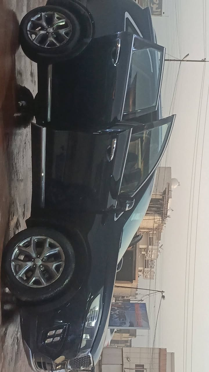 سلام عليكم مرخصت الادمن سورنتو موديل 16 4سلندر حادث بنيد وجاملغ مكينه جيتي اي السعر 145وبيه مجال اي استفسار ***********
