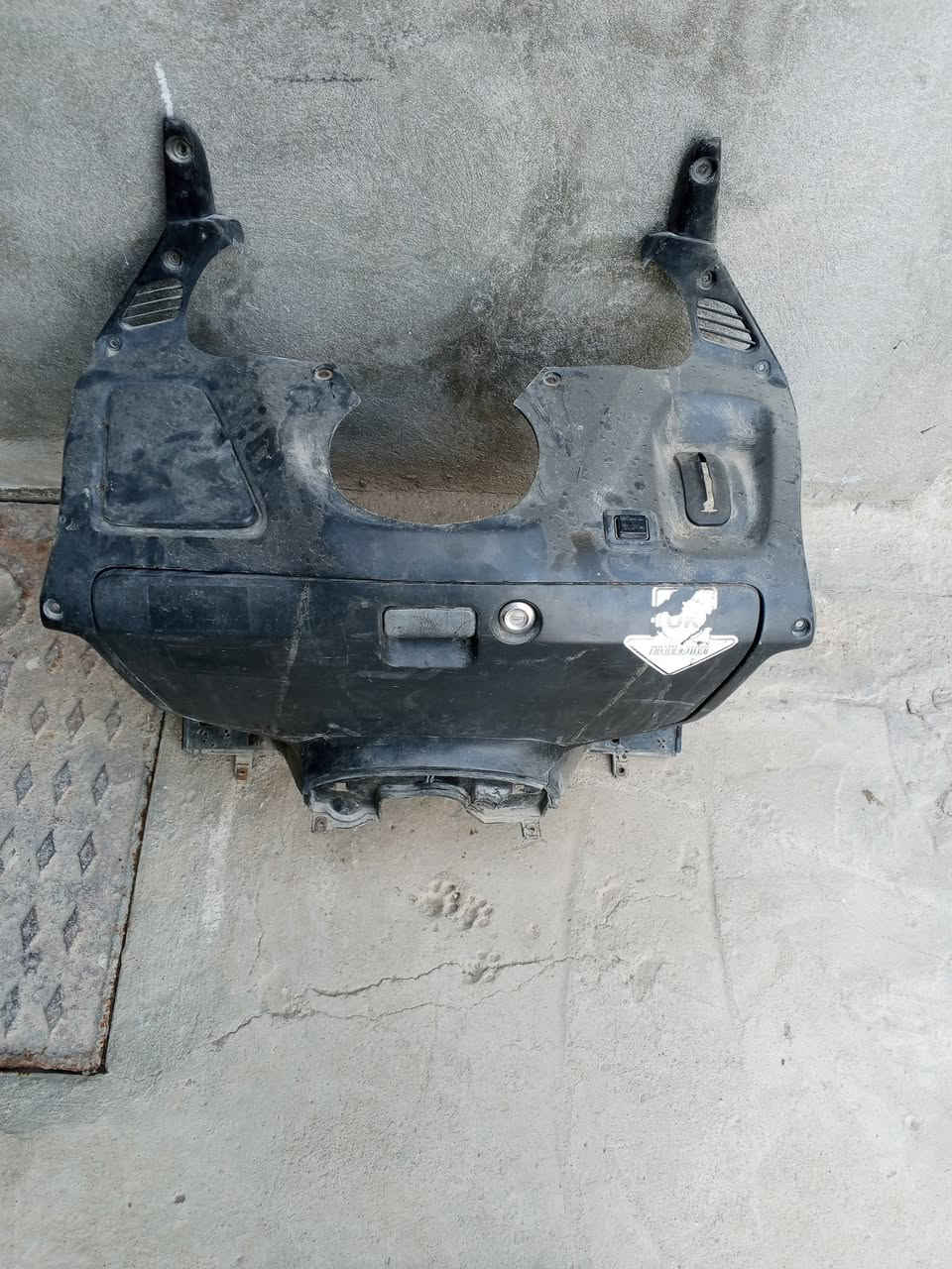 سلامو عليكم متوفر غراض فورزه 06 للبيع 
تفصيغ وشرط الفحص وموجود كتف شحن جديد واصلي 
اسعار مناسبه مكان بغداد الدوره توصيل ماكو 
واتس اب ***********
