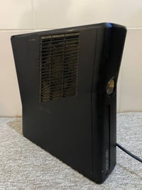 مكلف بل نشر. اكس بوكس 360 وياه تلث يدات شغاله وغراضه كامله وبي هارد 25...