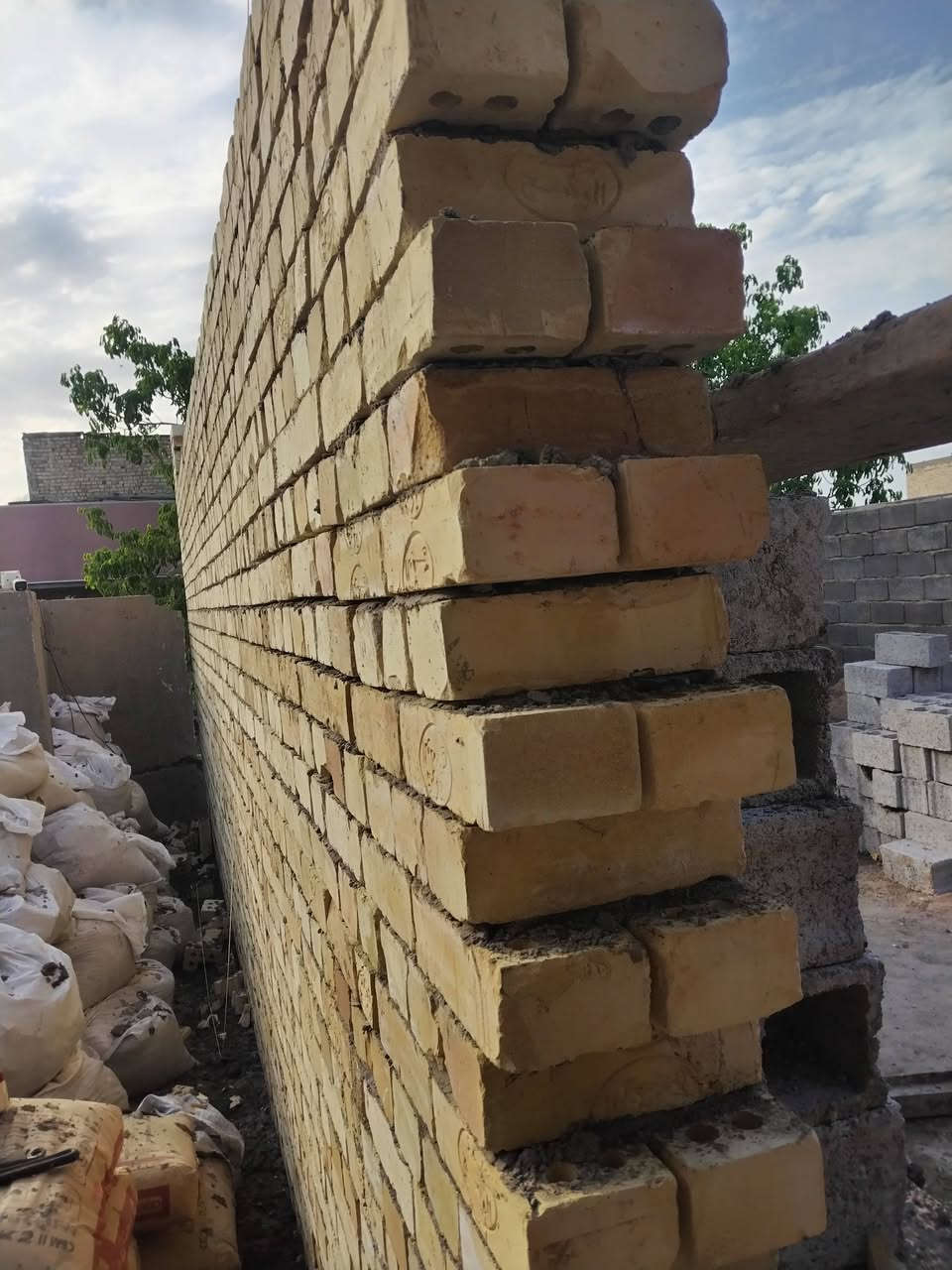 خلفه بناء من بغداد شغل درجة أولى استلام مهندس متفرغ حاليا ***********
