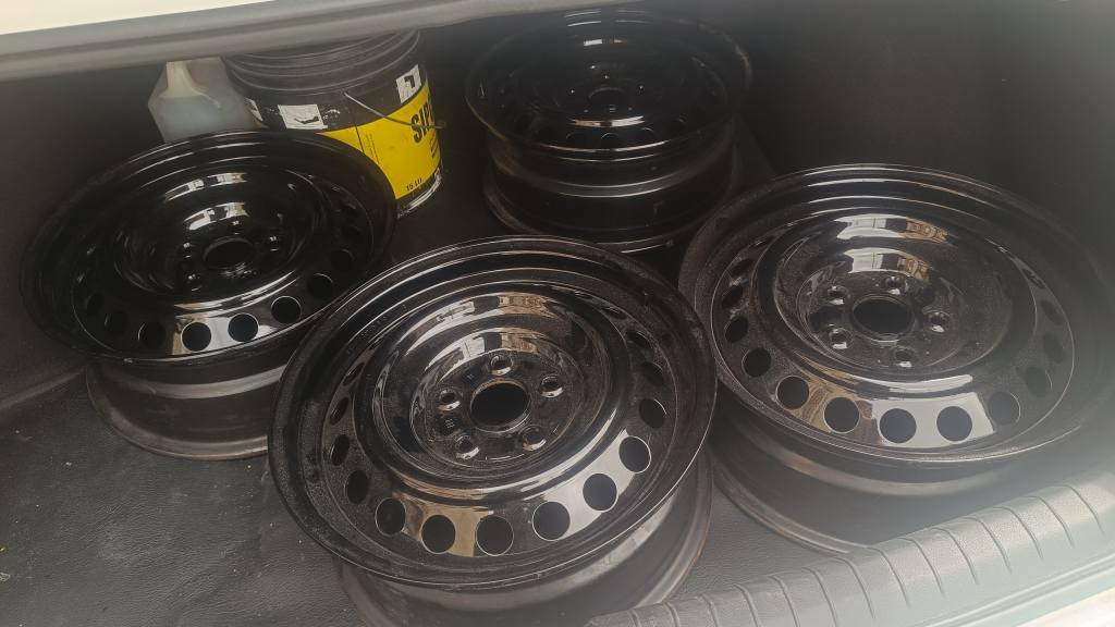 رنكات للبيع المكان بصره قبله 
***********
باله ياباني الاصلي الزبير, البصرة
