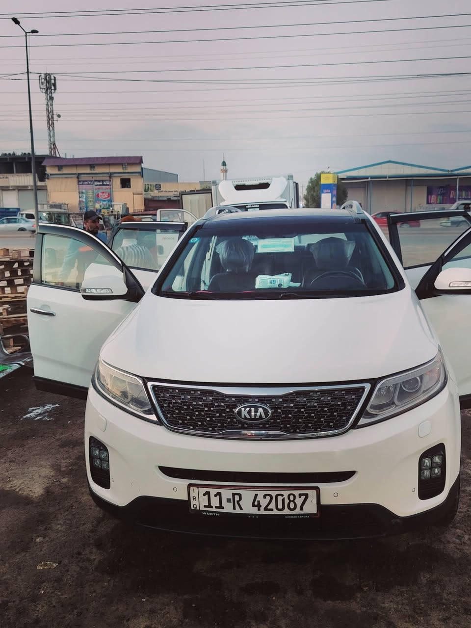 سلام وعليكم اخوان كيه سورنتو 2015 كويتيه اعله فئه فول مواصفات فول تحكمات ماشيه ٩٧سعر السياره ٢١٣وبيهه مجال شي بصيط ***********
